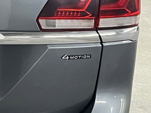 Used 2023 Volkswagen Atlas SE w/ Black Wheel Package image 38