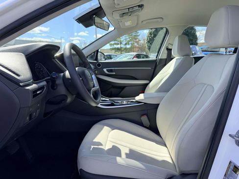 Used 2023 Hyundai Sonata SEL w/ Cargo Package image 18