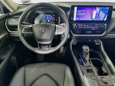 Certified 2026 Toyota Grand Highlander FWD image 24