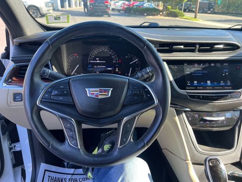 Used 2017 Cadillac XT5 Premium Luxury image 16