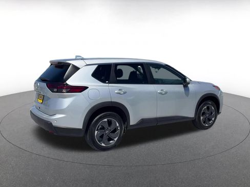 Used 2025 Nissan Rogue SV FWD image 13