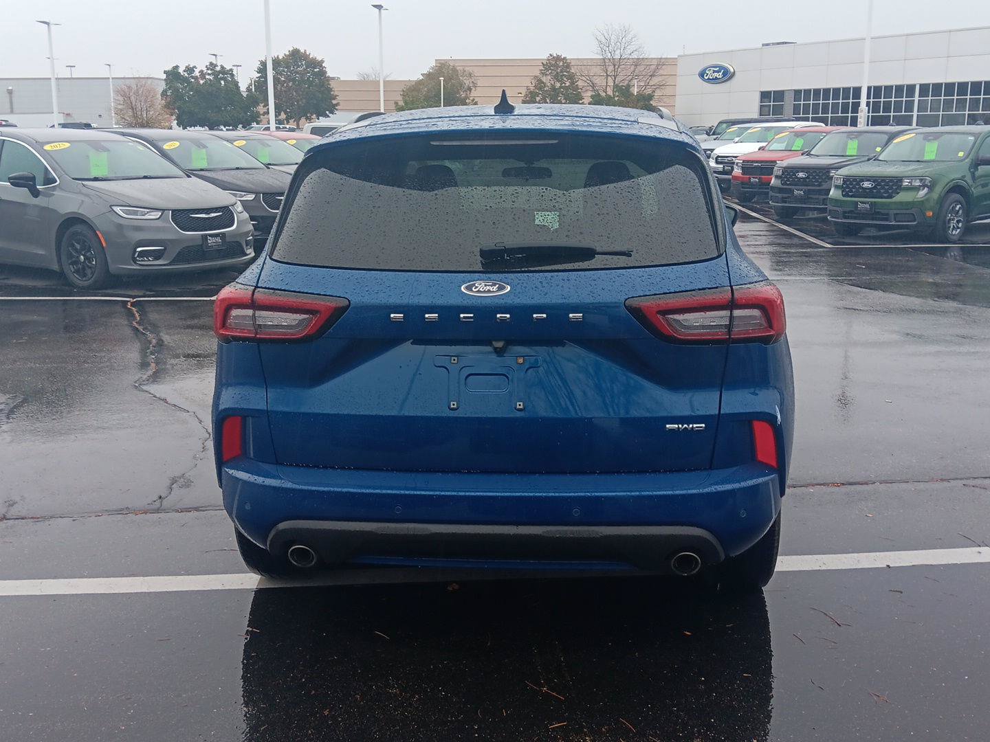 Used 2023 Ford Escape ST-Line w/ Tech Pack #1 AWD/4WD image 5