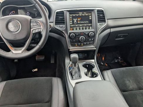 Used 2018 Jeep Grand Cherokee Altitude image 25