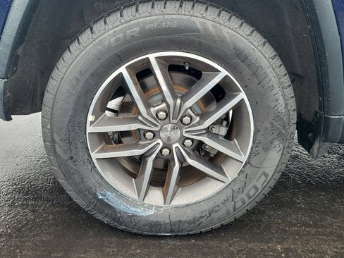Used 2018 Jeep Grand Cherokee Limited AWD/4WD image 5