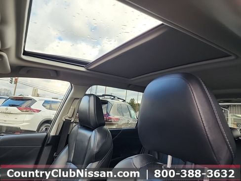 Used 2022 Subaru Forester Touring image 14