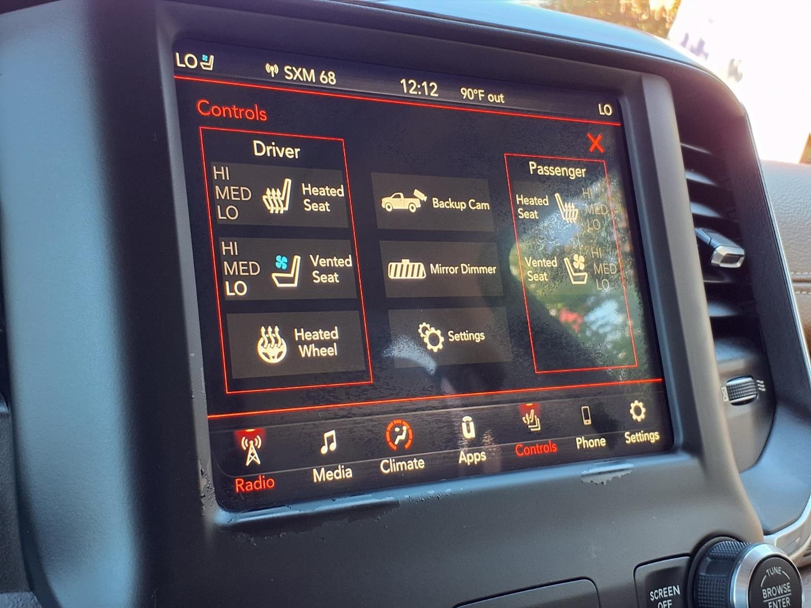 Used 2019 RAM 1500 Laramie AWD/4WD image 5