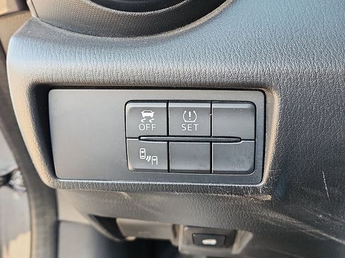 Used 2017 MAZDA MX-5 Miata Club image 14