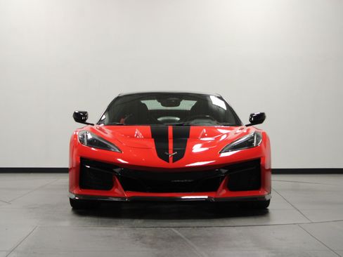 Used 2025 Chevrolet Corvette ZR1 RWD image 9