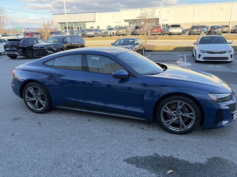 Used 2022 Audi e-tron GT Prestige image 4