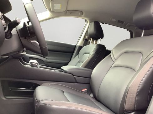 New 2025 Nissan Pathfinder SL w/ Black Appearance Package image 24