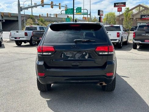 Used 2022 Jeep Grand Cherokee Laredo X AWD/4WD image 7