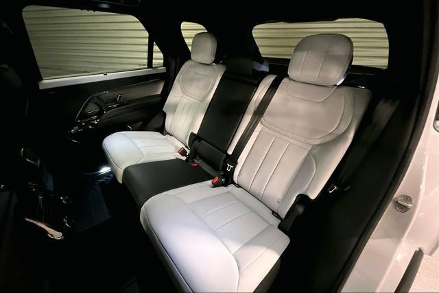 New 2026 Land Rover Range Rover Sport Dynamic SE AWD/4WD image 9