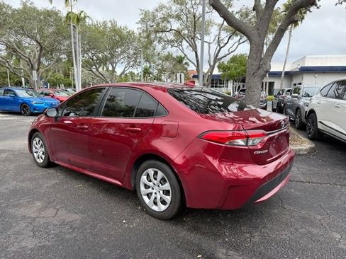 Used 2022 Toyota Corolla LE image 5