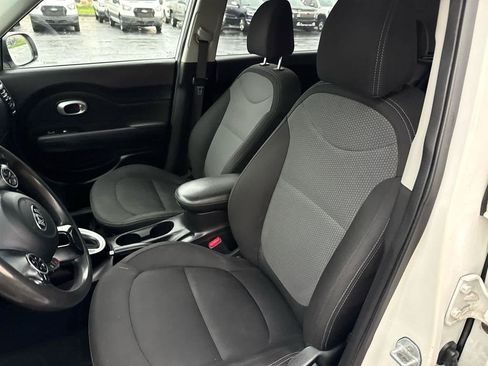 Used 2019 Kia Soul + FWD image 13