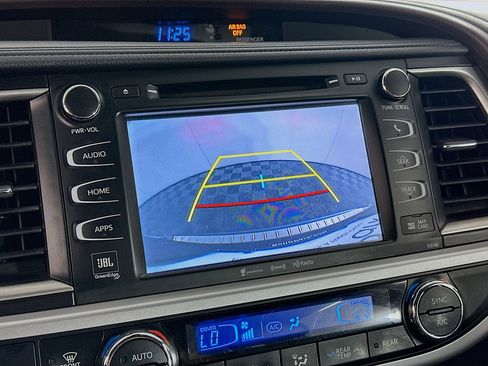 Used 2018 Toyota Highlander Limited w/ Carpet Mat Package (TMS) image 23