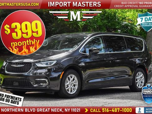 Used 2024 Chrysler Pacifica Touring-L FWD image 32
