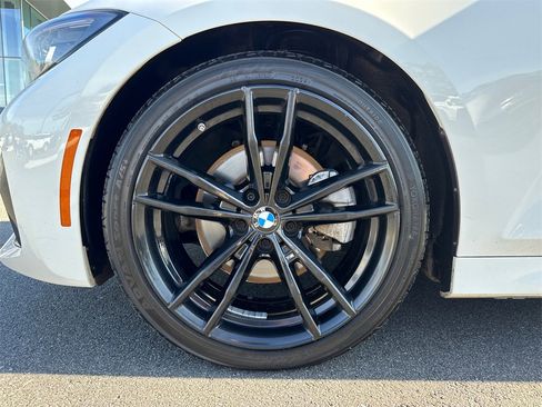 Used 2022 BMW 330i Sedan w/ M Sport Package image 11