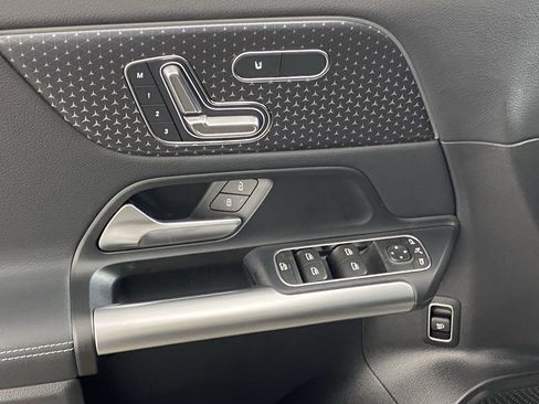 Certified 2025 Mercedes-Benz GLA 250 4MATIC image 22