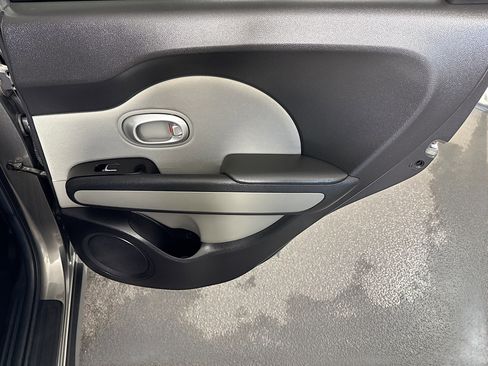 Used 2017 Kia Soul image 26