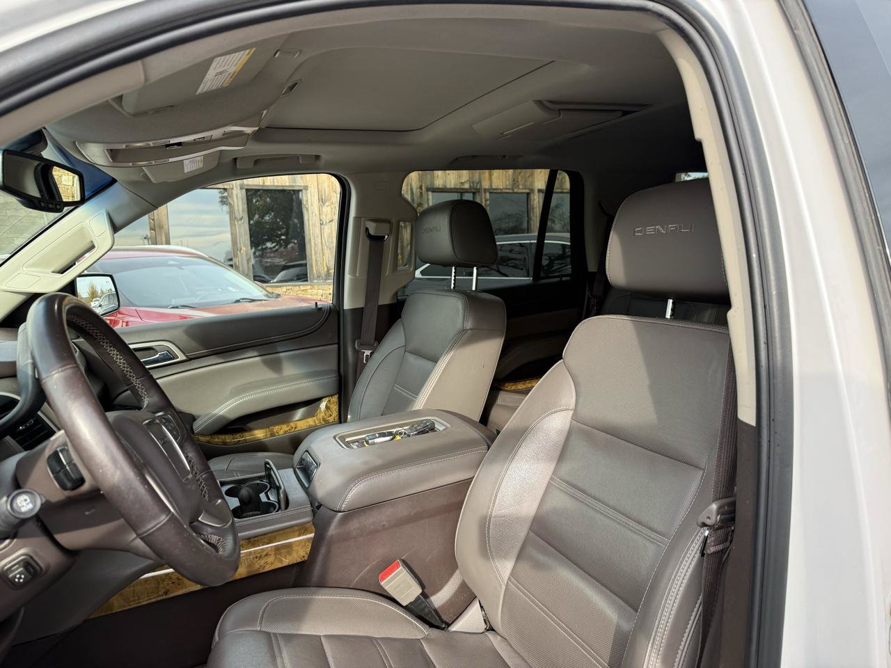 Used 2017 GMC Yukon Denali w/ Open Road Package AWD/4WD image 5