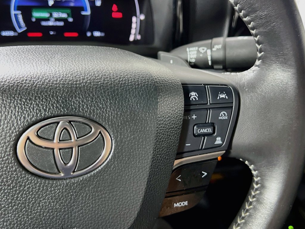 Used 2025 Toyota Camry SE FWD image 17