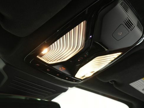 Used 2025 BMW X7 M60i image 51