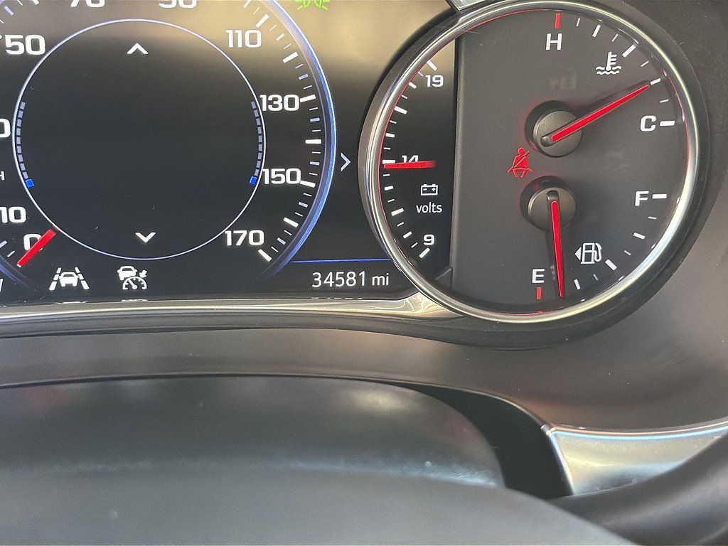 Used 2023 Chevrolet Traverse Premier w/ Redline Edition FWD image 11