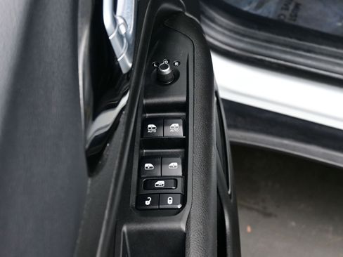 Used 2024 Jeep Compass Latitude w/ Convenience Group image 10