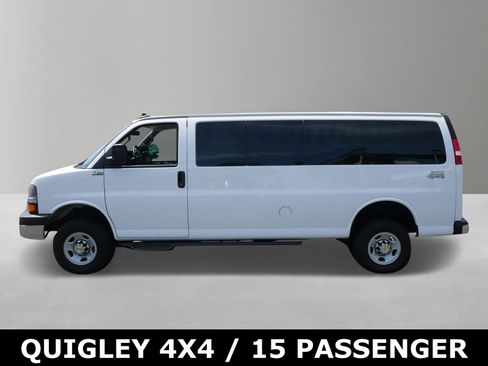 Used 2024 Chevrolet Express 3500 LT w/ LT Preferred Equipment Group RWD image 6