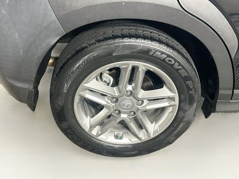 Used 2021 Hyundai Kona SE FWD image 11