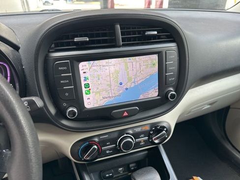 Used 2024 Kia Soul LX image 6