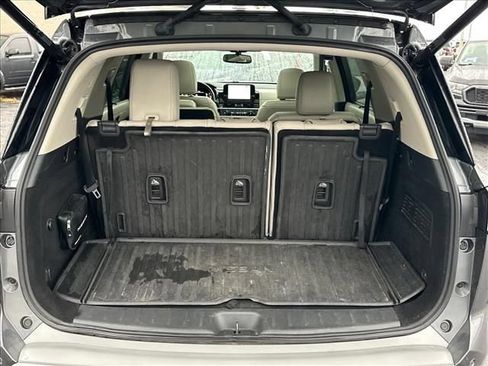 Used 2022 Nissan Pathfinder Platinum w/ Cargo Package FWD image 11