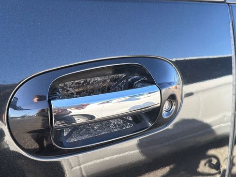 Used 2013 Lincoln Navigator L 2WD image 10