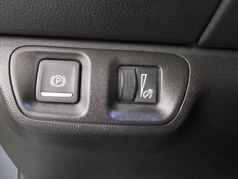 Used 2021 GMC Acadia SLE w/ Driver Convenience Package FWD image 20
