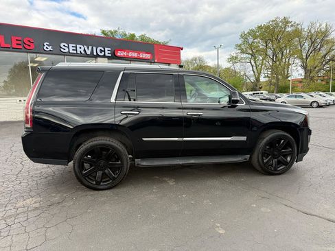 Used 2017 Cadillac Escalade Luxury AWD/4WD image 8