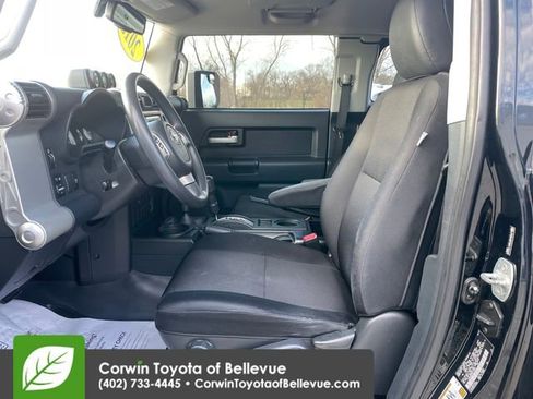 Used 2013 Toyota FJ Cruiser 4WD w/ Convenience Pkg image 17