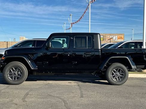 New 2026 Jeep Gladiator Sport image 10