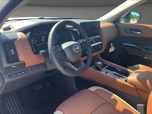 New 2026 Nissan Pathfinder Platinum w/ Cargo Package FWD image 7