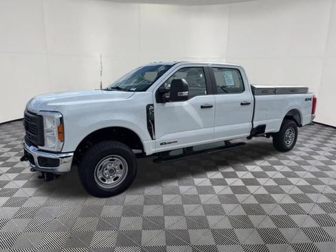 Used 2023 Ford F350 XL w/ Snow Plow/Camper Package AWD/4WD image 10