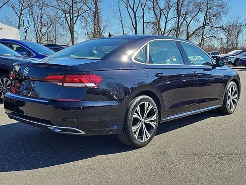 Used 2022 Volkswagen Passat 2.0T SE image 6