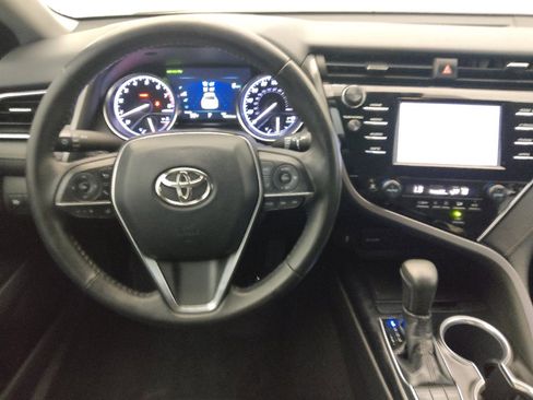 Used 2018 Toyota Camry XLE image 22