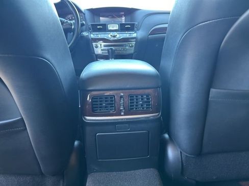 Used 2015 INFINITI Q70 L 3.7 AWD/4WD image 30