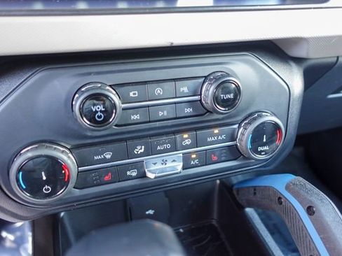 Used 2022 Ford Bronco Wildtrak image 23