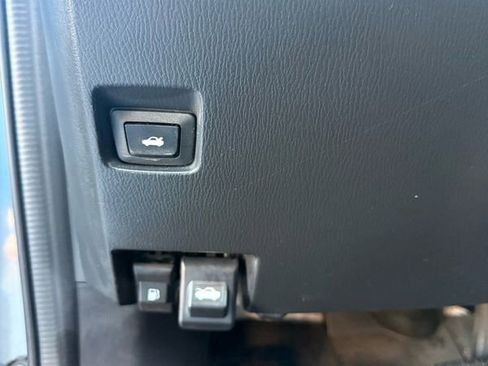 Used 2015 MAZDA MAZDA3 i Touring image 18