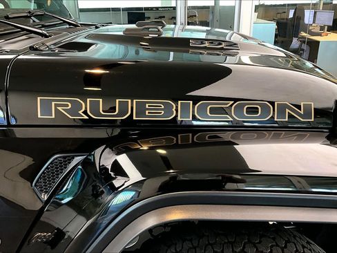 Used 2022 Jeep Wrangler Unlimited Rubicon w/ Xtreme Recon 35" Tire Package AWD/4WD image 11