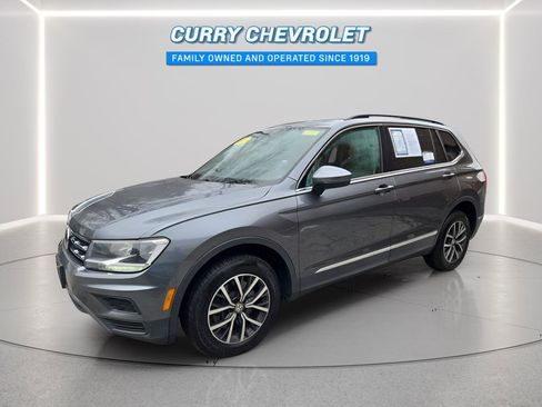 Used 2018 Volkswagen Tiguan SE w/ Panoramic Sunroof Package image 7