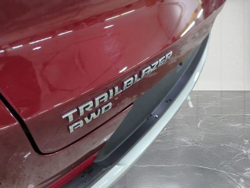Used 2025 Chevrolet TrailBlazer LT image 28