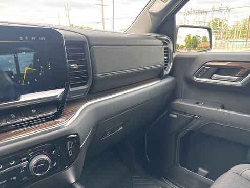 Used 2023 Chevrolet Silverado 1500 LT Trail Boss w/ Convenience Package II AWD/4WD image 33
