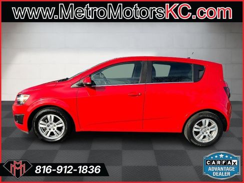 Used 2014 Chevrolet Sonic LT w/ Fun and Sun Package image 2