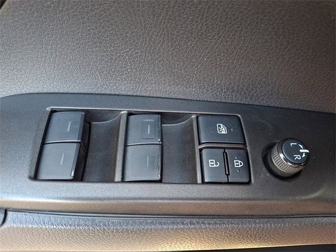 Used 2021 Toyota Camry SE image 25